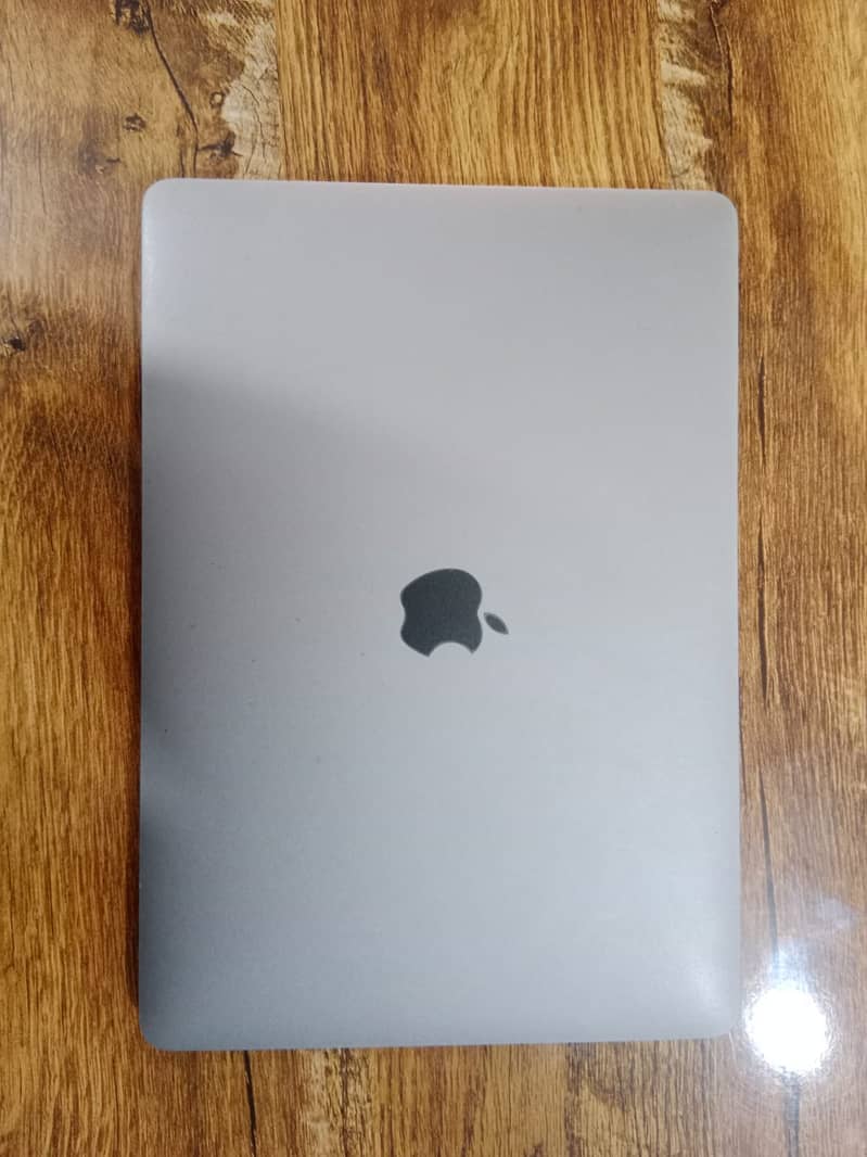 MacBook pro 13 inch M1 chip 2020 4