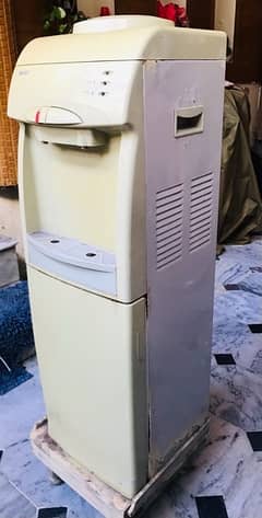 water dispener with good condition