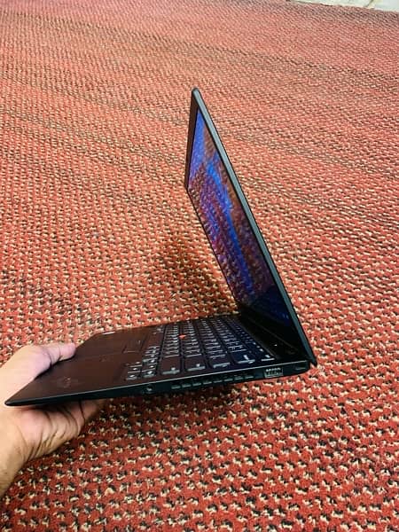 Lenovo X1 Carbon Mate Black 7