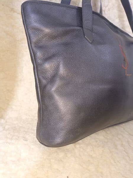 100% Original YSL leather bag. 4