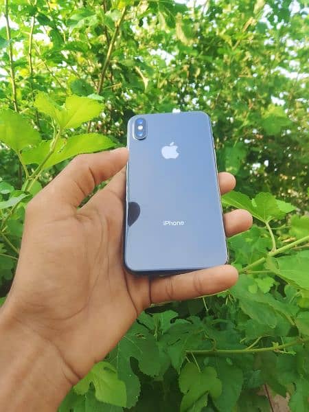 iPhone x 10 / 10 condition only unboxing 4 month sim working 1