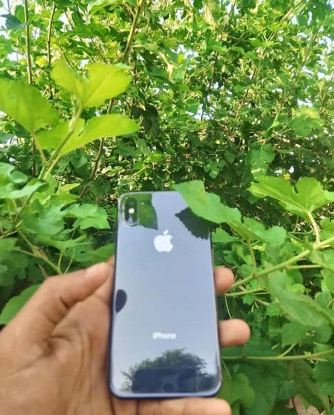 iPhone x 10 / 10 condition only unboxing 4 month sim working 2