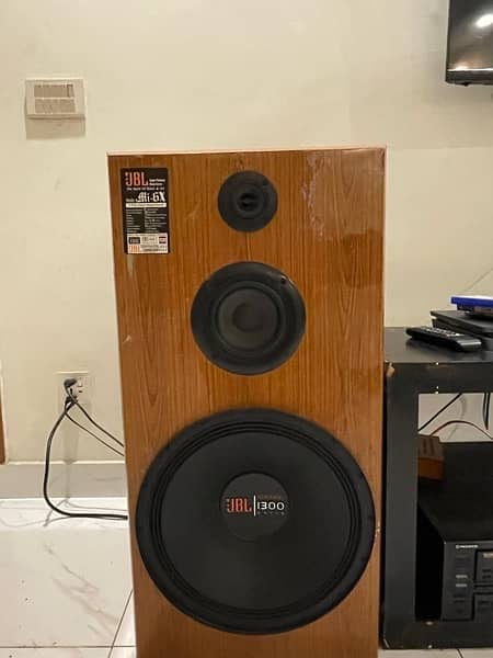 LG XBOOM CM8360 15" speakers with Pioneer Amplifier 1