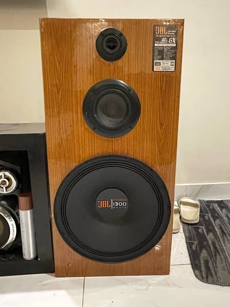 LG XBOOM CM8360 15" speakers with Pioneer Amplifier 4