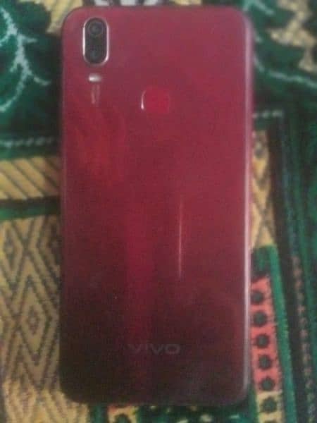 Vivo Y11 4