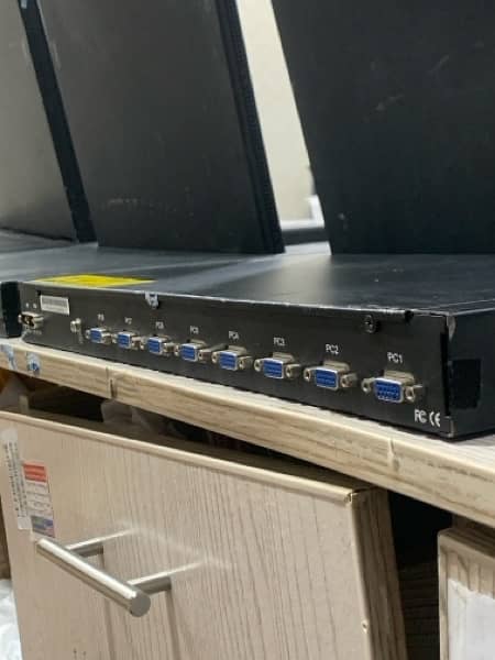 8 port FHD Rack mount LCD KVM Switch for Servers Racks 2