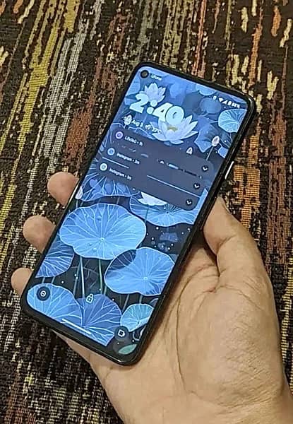 Google pixel 5 Black iphone of android 1