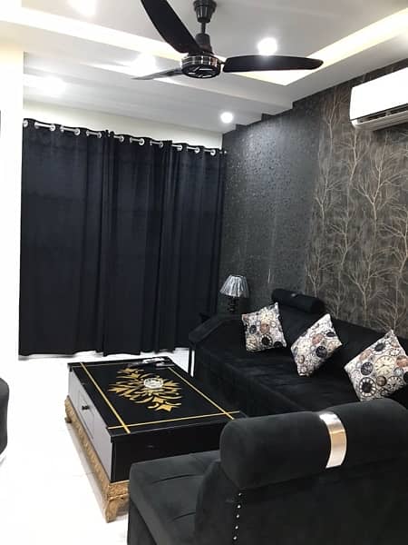 One bedroom flat for short stay like (3s4hrs ) for rent in bahria town 5