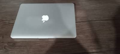 Macbook Pro 2014.13 inch 2.6Ghz dual core intel core i5 8GB Ram 256GB 0