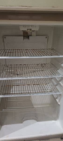 dawlance medium size fridge 2