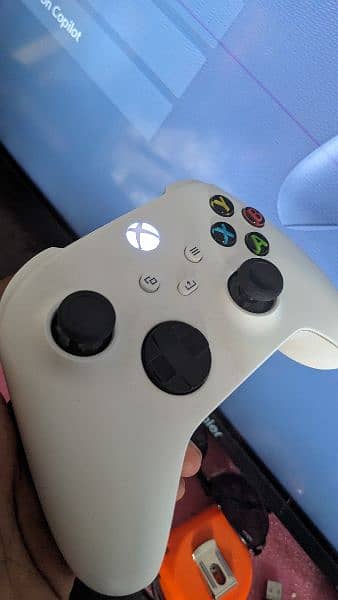 xbox one s 500gb & series s controller 9