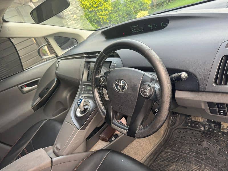 Toyota Prius S 2014/2010 1