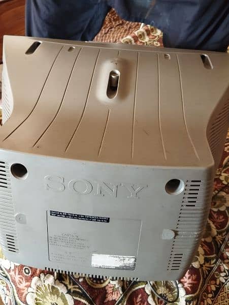 Sony ka tv hai jis bahi ne lena hai vo rabta kare number 03035059144 10