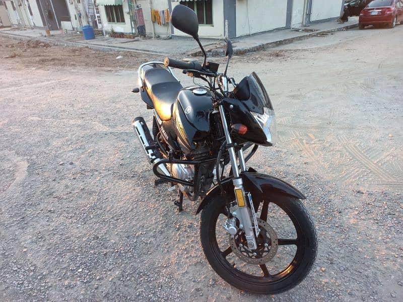 yamaha ybr 125 2023 model Islamabad number lush condition 2