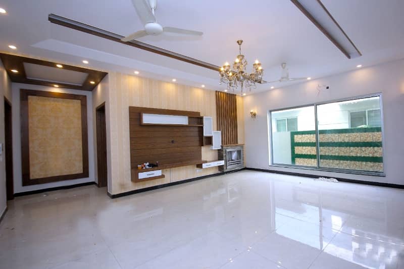 Lovely Designer'S House 1-Kanal Lower Portion In Phase-4 For Rent 0