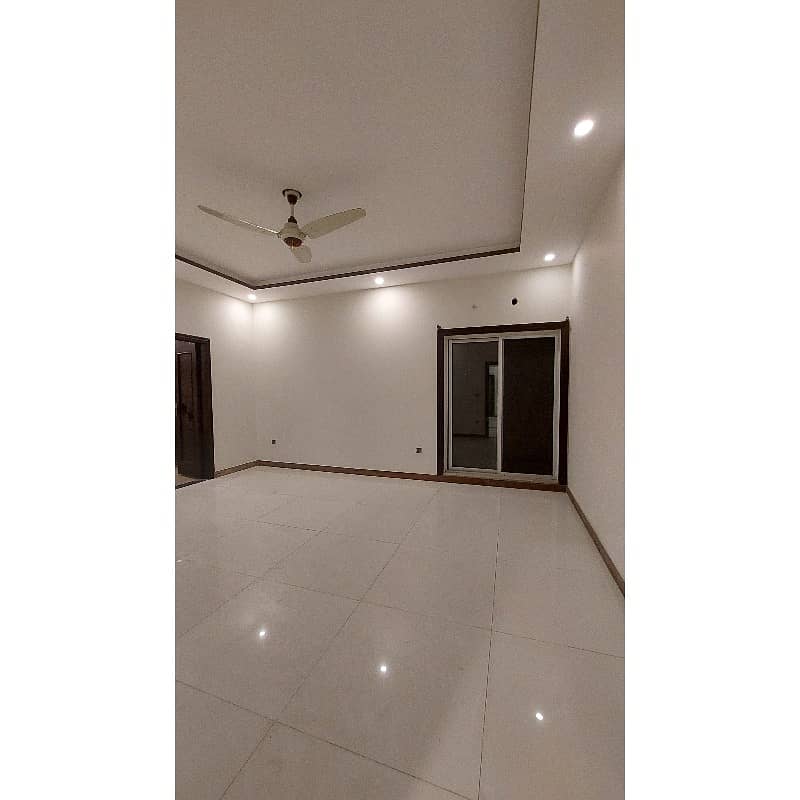 Fabulous One Kanal Corner Bungalow For Rent In Paragon City 25