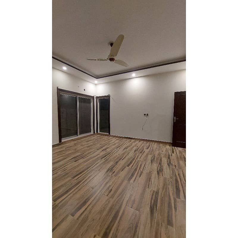 Fabulous One Kanal Corner Bungalow For Rent In Paragon City 26