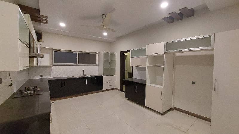 Fabulous One Kanal Corner Bungalow For Rent In Paragon City 34