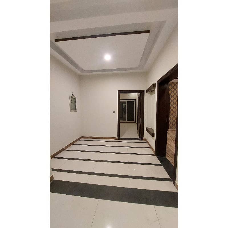 Fabulous One Kanal Corner Bungalow For Rent In Paragon City 36