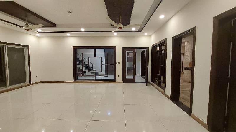 One Kanal (20-Marla) New Modern Design Fabulous Corner Luxury House For Sale In R-Block Imperial Garden, Paragon City, Barki Road 33