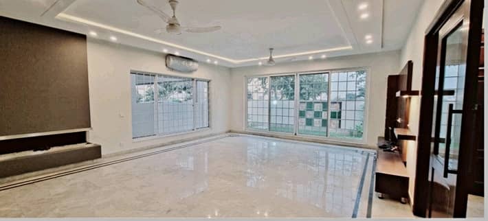 Lovely Designer's House 1-Kanal Upper Portion In Phase-4 For Rent 2