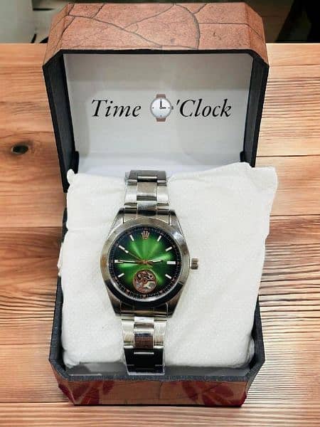 Men's Analogue New watch 3