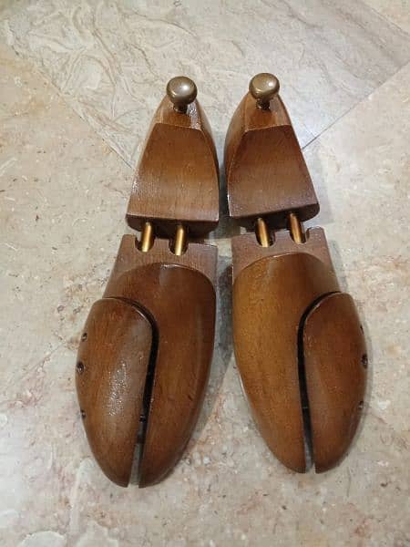 shoe trees 0