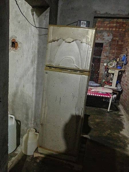 Fridge in Used condition 2