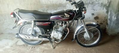 Honda 125 bike