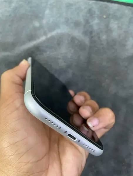 i phone XR 64 Non Pta factory unlock 2