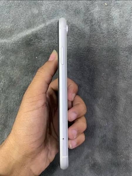 i phone XR 64 Non Pta factory unlock 3