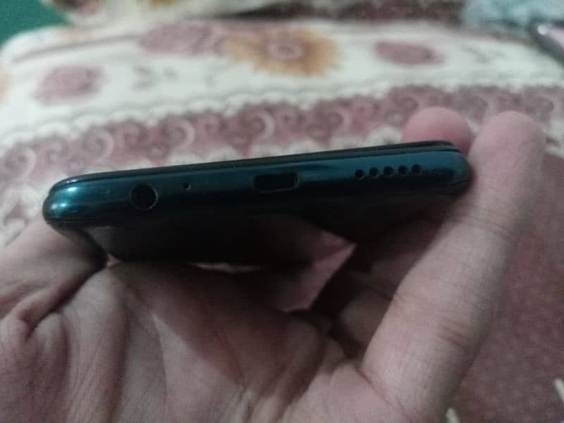 Infinix not 7 gb 6 128 condition 10/09 3