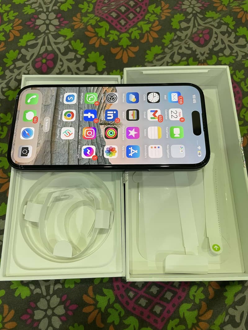 Iphone 15 128GB Factory unlocked 7