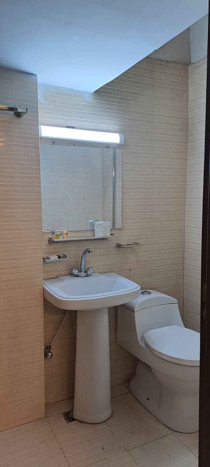 Fully furnished 2 bed apartment 3