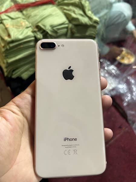 iPhone 8 Plus 1