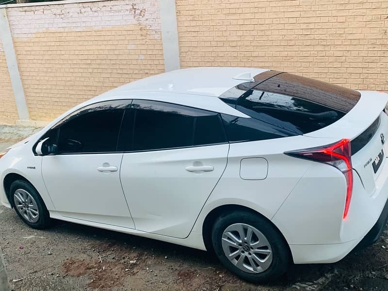 Toyota Prius 2016 3