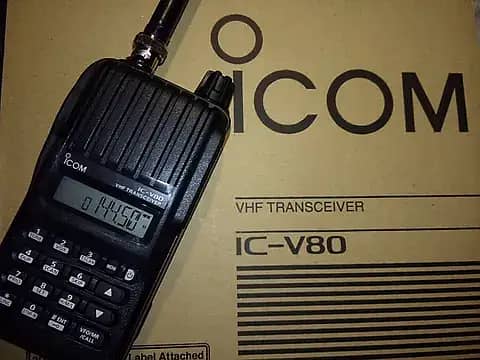 ICOM IC-V80 Two-Way Radio Walkie-Talkie with Complete Box 3