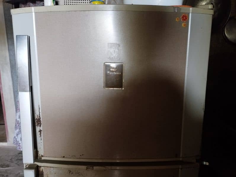 Dawlance Refrigerator Fridge Freezer 2