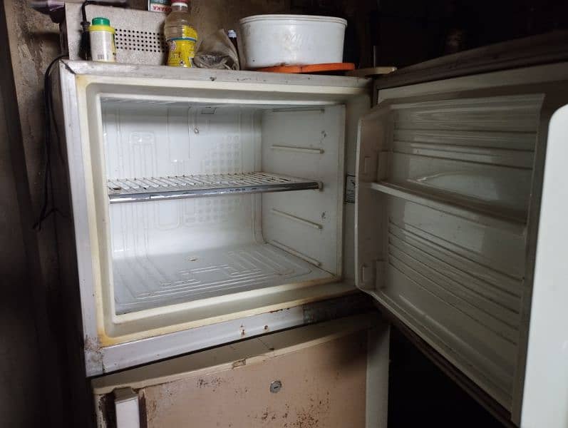 Dawlance Refrigerator Fridge Freezer 3