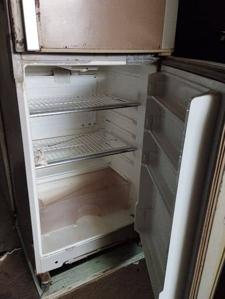 Dawlance Refrigerator Fridge Freezer 4