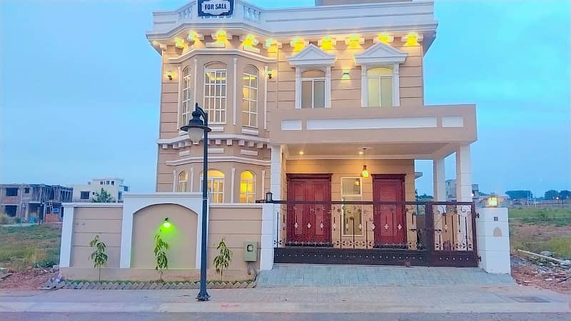 10 Marla Beautiful Spanish Villa is Available For Sale in Dha phase 05 Emaar islamabad 21