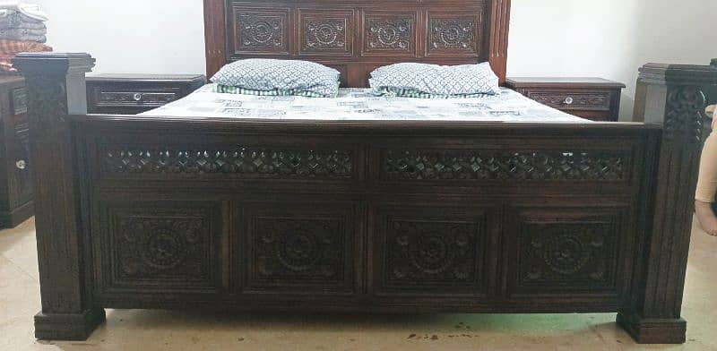 Chinioti King Size Double Bed with 2 Side Tables and Dressing Table 2