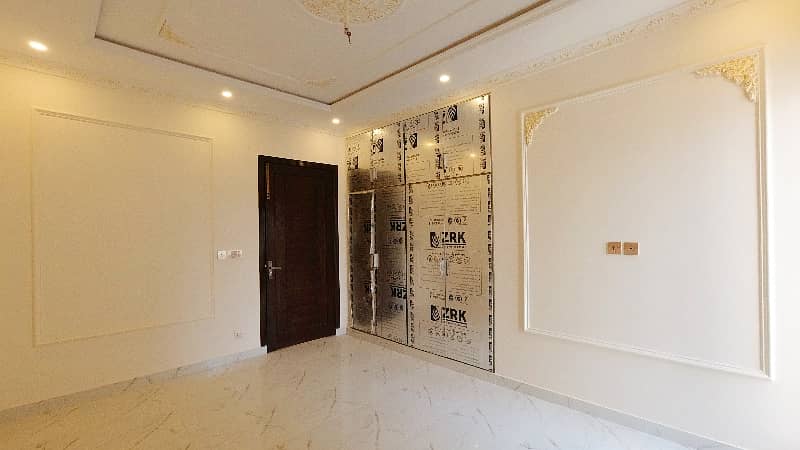 House Sized 8 Marla Available In Punjab Small Industries Colony 13