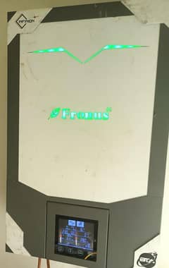 Fronus Infineon Plus Inverter 4.2 KW + 8 Solar Panels 410W of A CLass