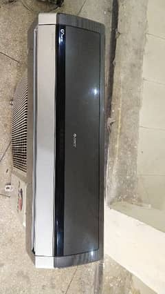 Gree G10 model Dc inverter lush and genuine condition