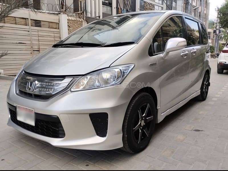 Honda Freed 2012 3