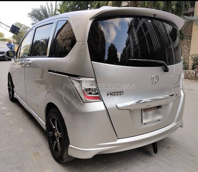 Honda Freed 2012 4