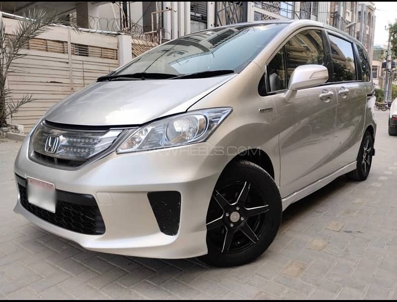 Honda Freed 2012 6