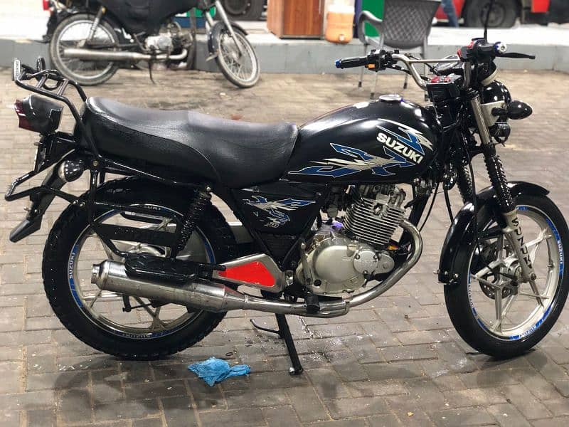 Suzuki GS 150 SE Model 2020 8