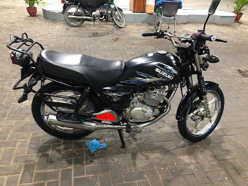 Suzuki GS 150 SE Model 2020 9